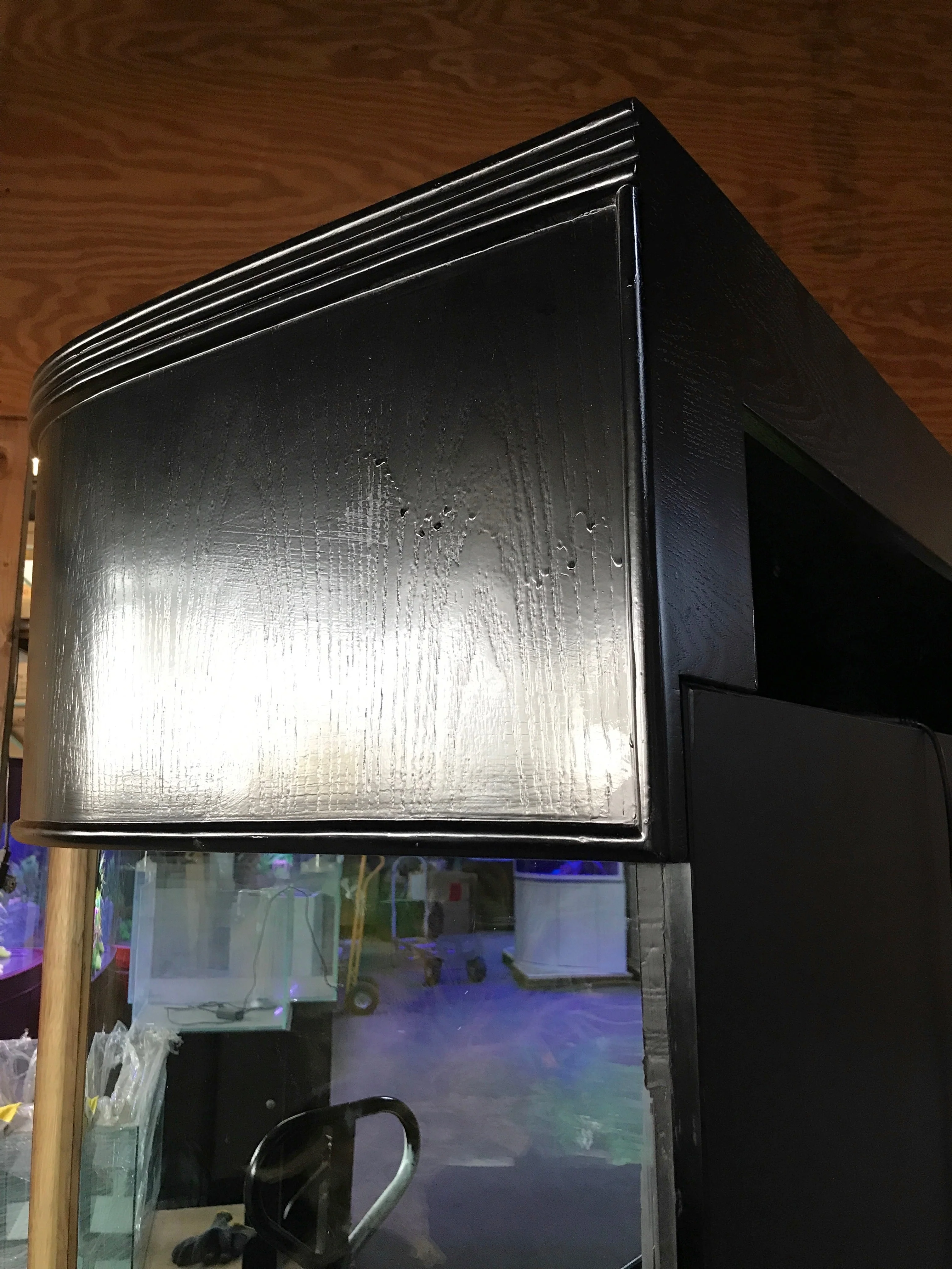 SLEEK 215 Gallon Seamless Glass Bowfront Reef-Ready Aquarium in Black Real Wood Furniture - Image 5