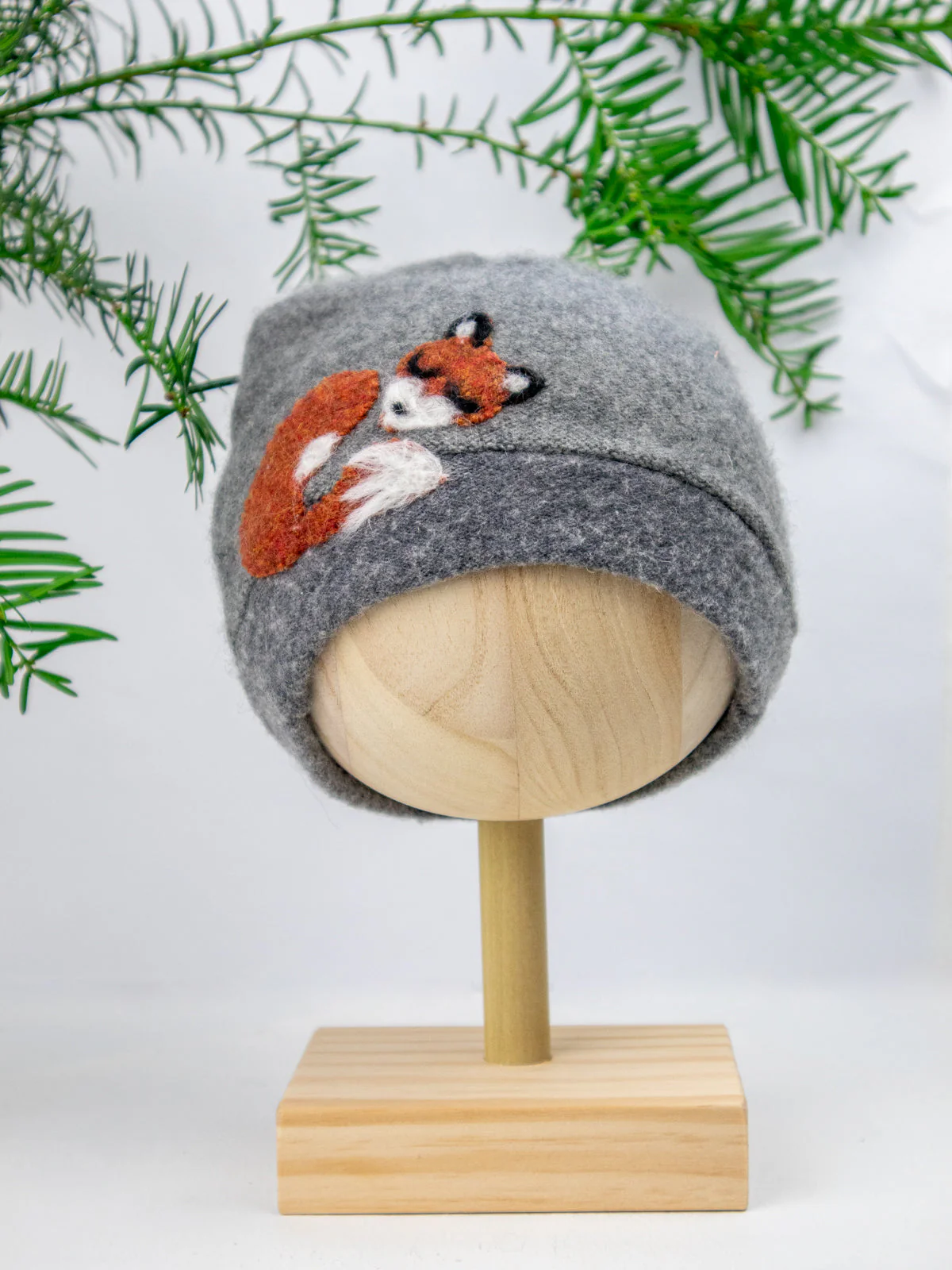 Sleeping Fox Cashmere Hat - Child - Image 4
