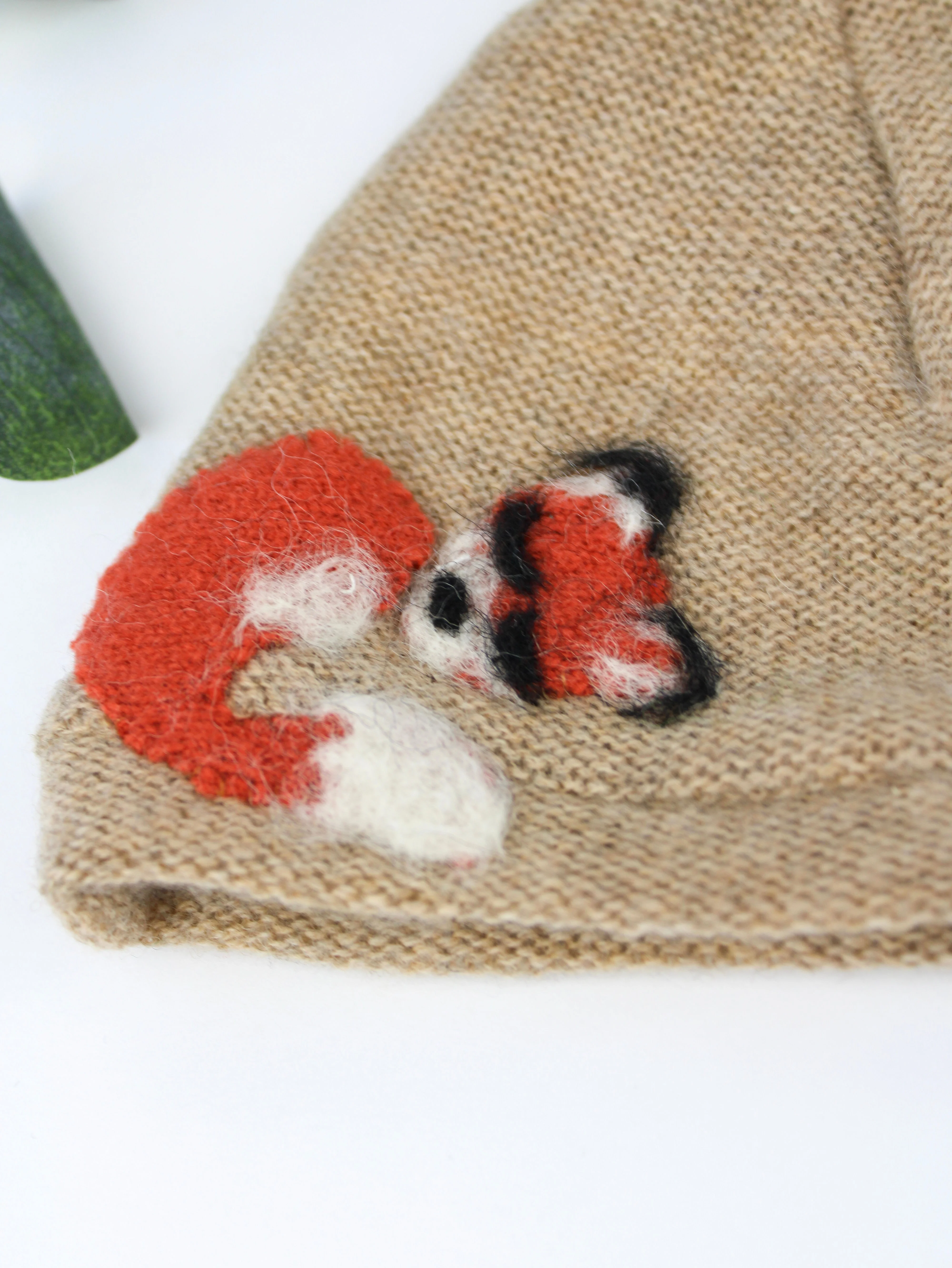 Sleeping Fox Cashmere Hat - Newborn - Image 12