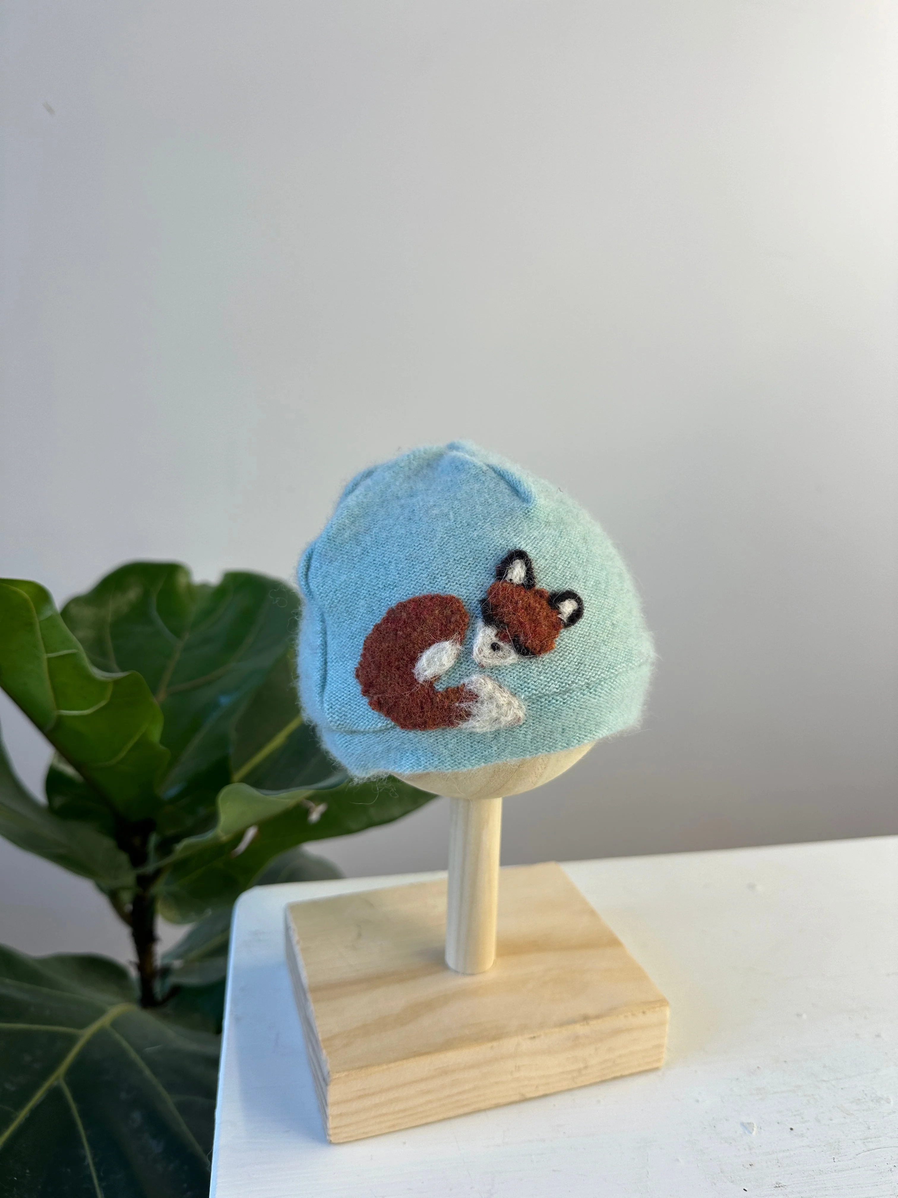Sleeping Fox Cashmere Hat - Newborn - Image 21