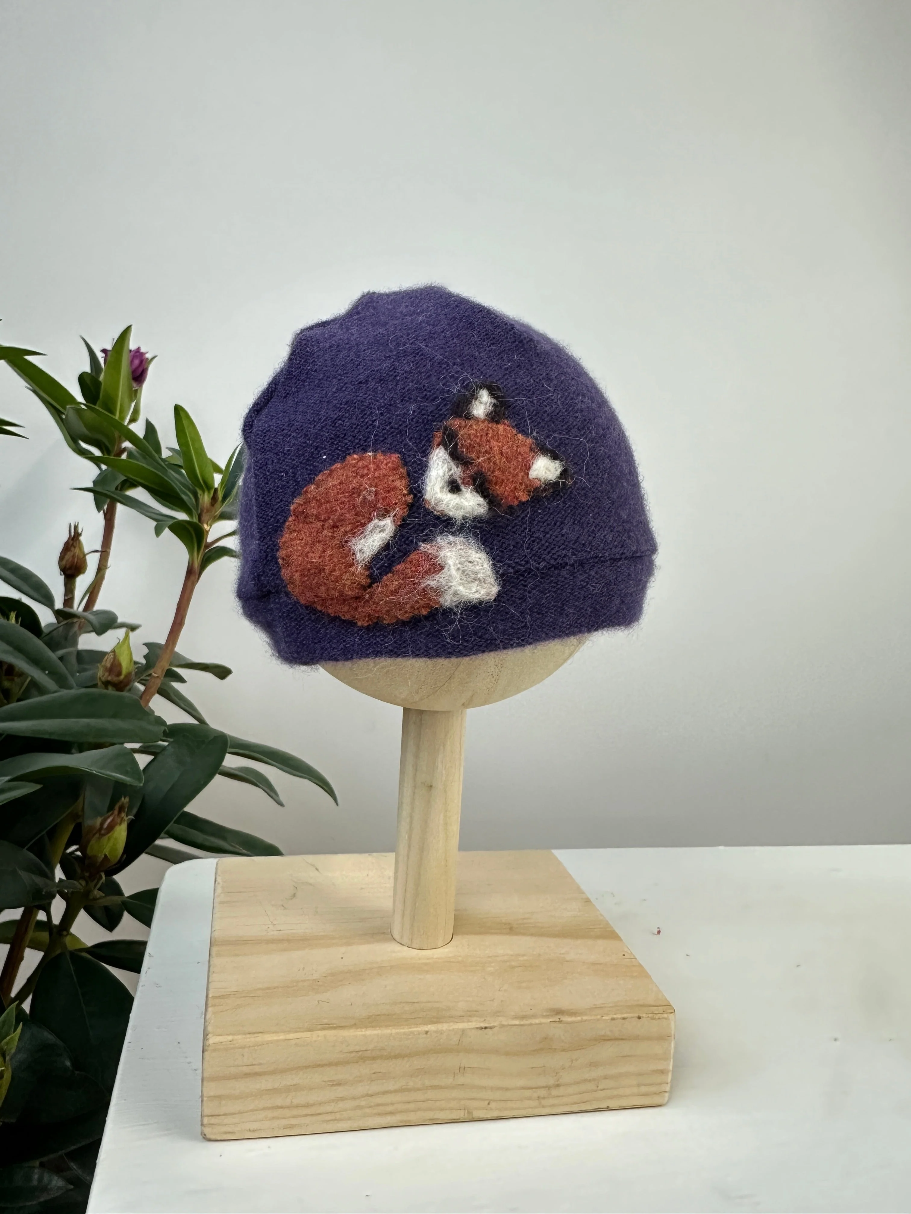 Sleeping Fox Cashmere Hat - Newborn - Image 3