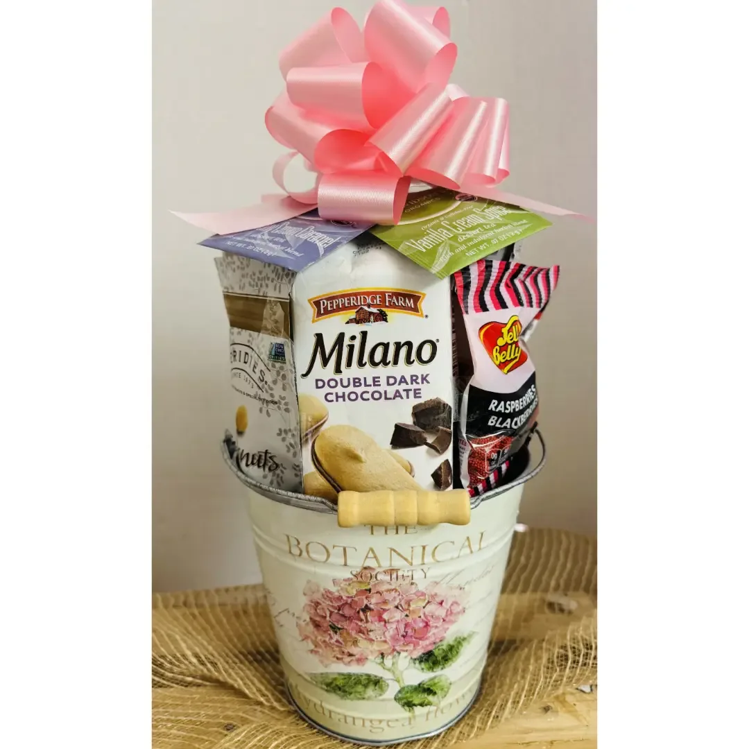 Small Botanical Hydrangea Gift Basket - Image 2