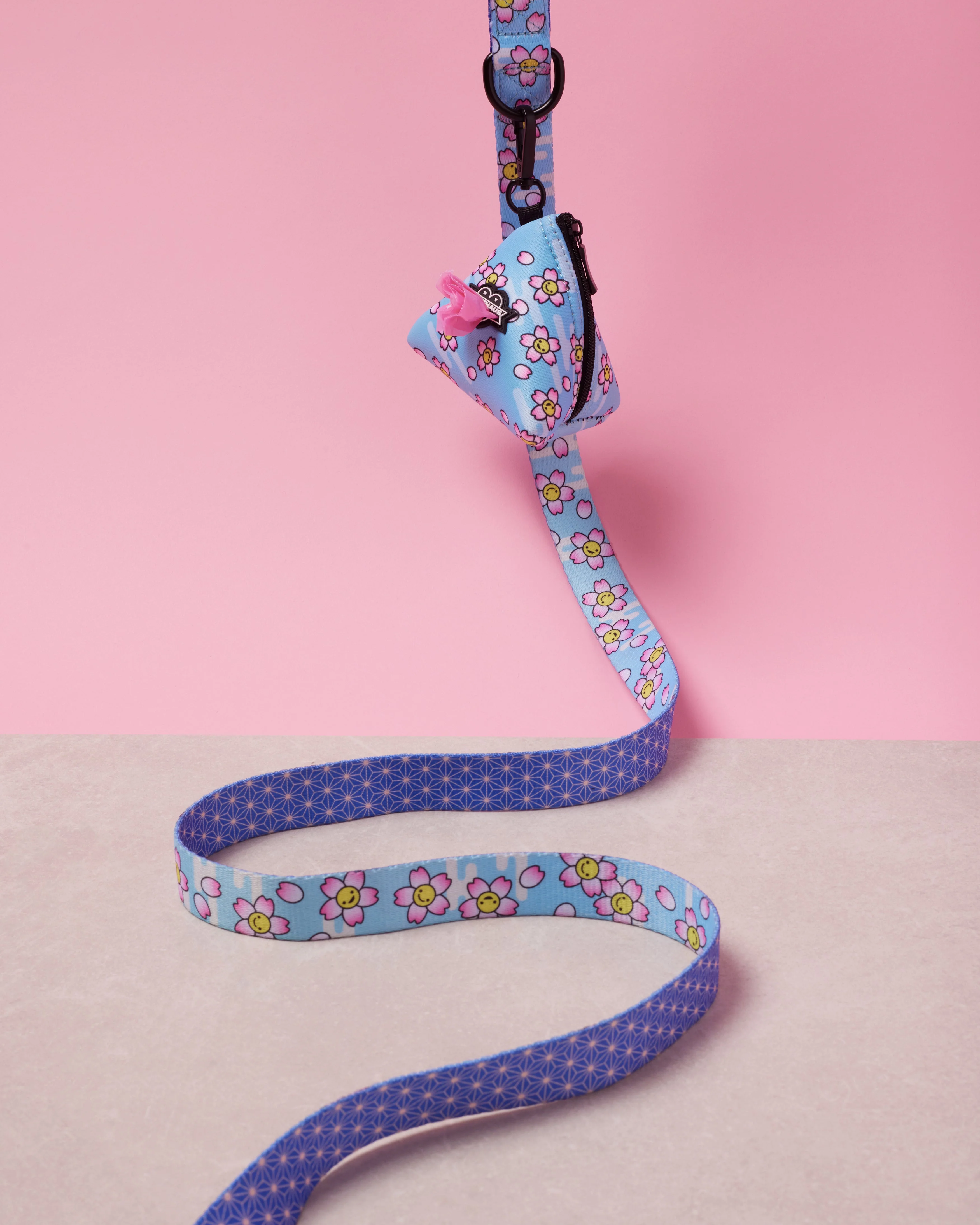 Smiling Sakura Dog Leash - Image 2