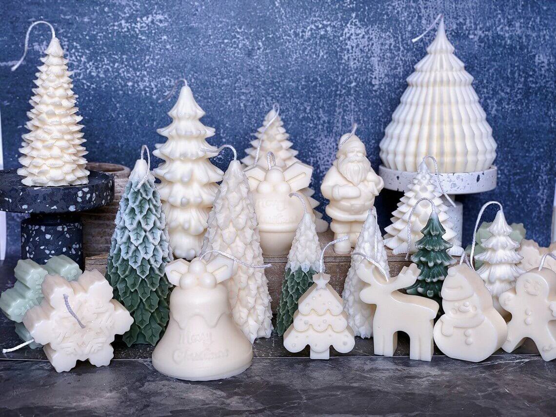 Snowflakes Handmade Candle - Festive Soy Wax Christmas Candle for Holiday Cheer - Image 3