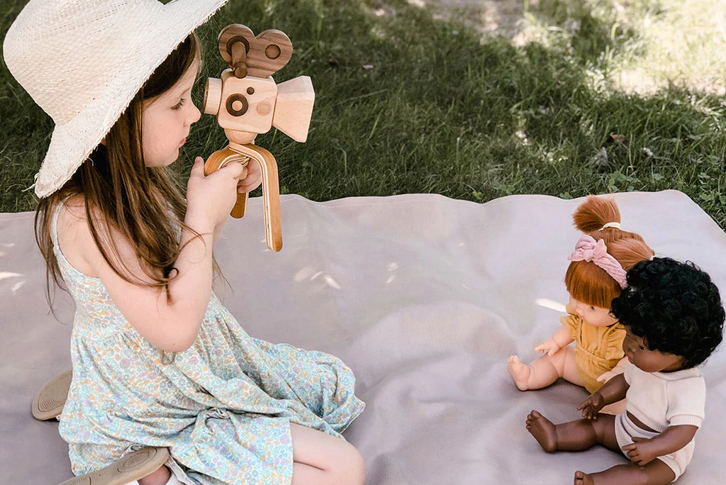 Super 16 Pro Wooden Toy Camera With Tripod - Image 4