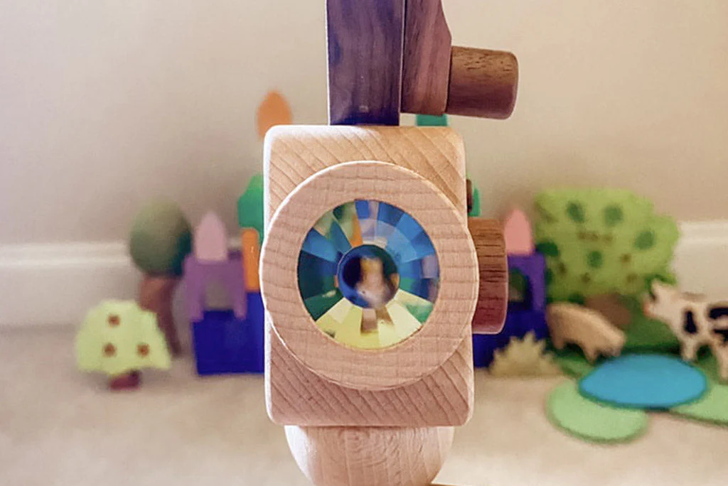 Super 16 Pro Wooden Toy Camera With Tripod - Image 5