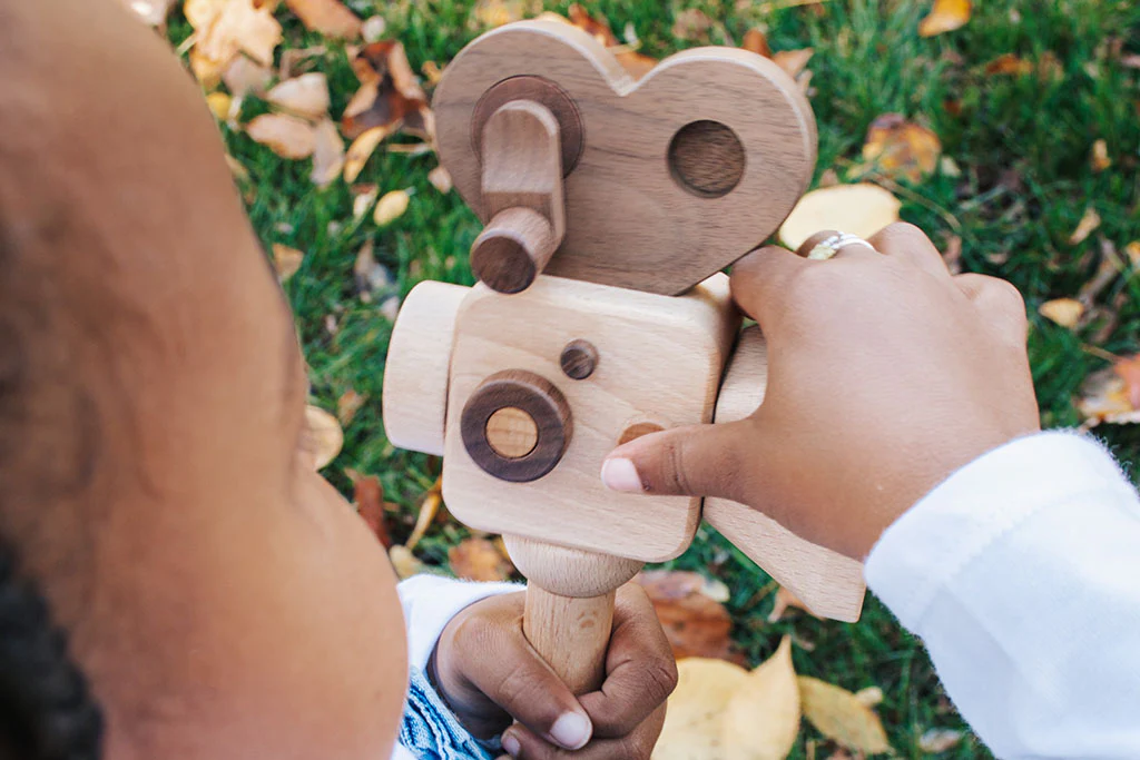 Super 16 Wooden Toy Camera Handheld - Image 7