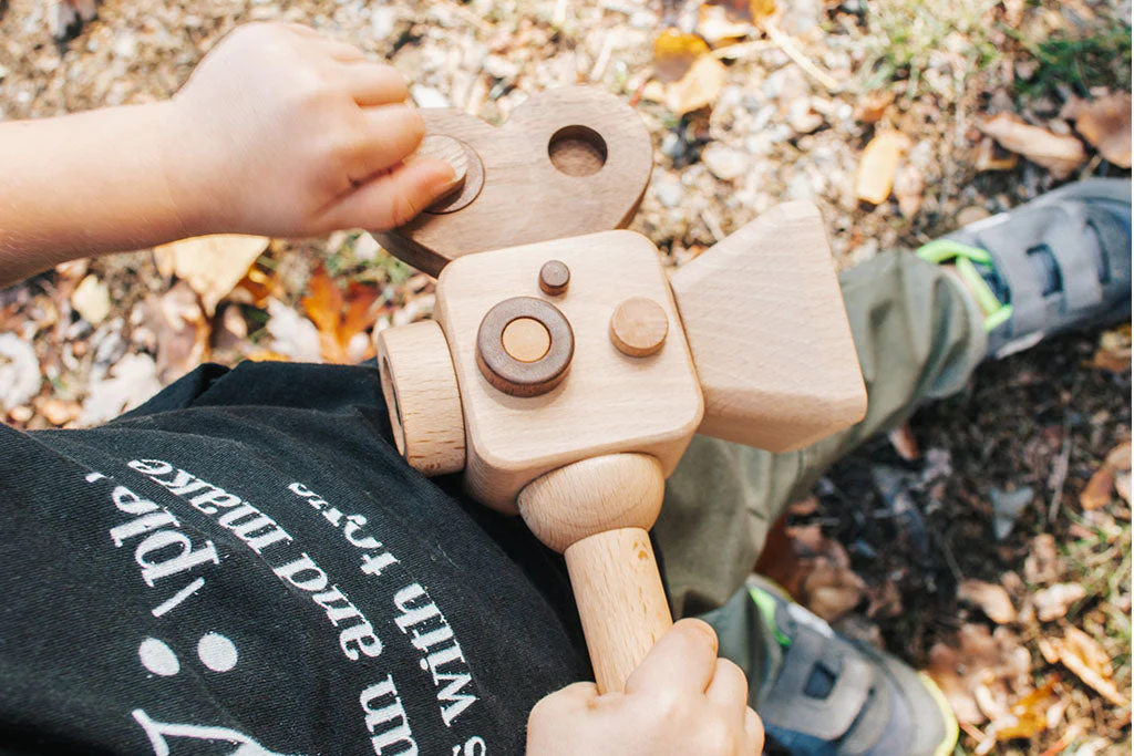Super 16 Wooden Toy Camera Handheld - Image 9
