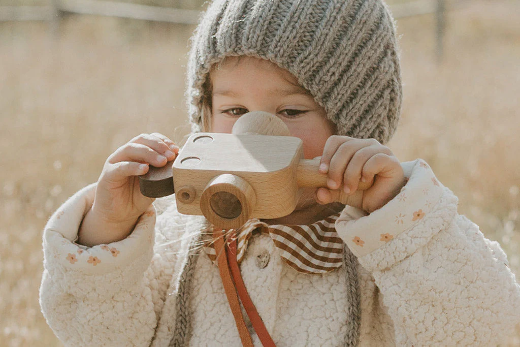 Super 8 Wooden Toy Camera - Image 10