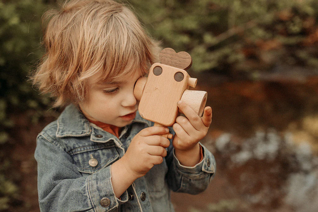 Super 8 Wooden Toy Camera - Image 4