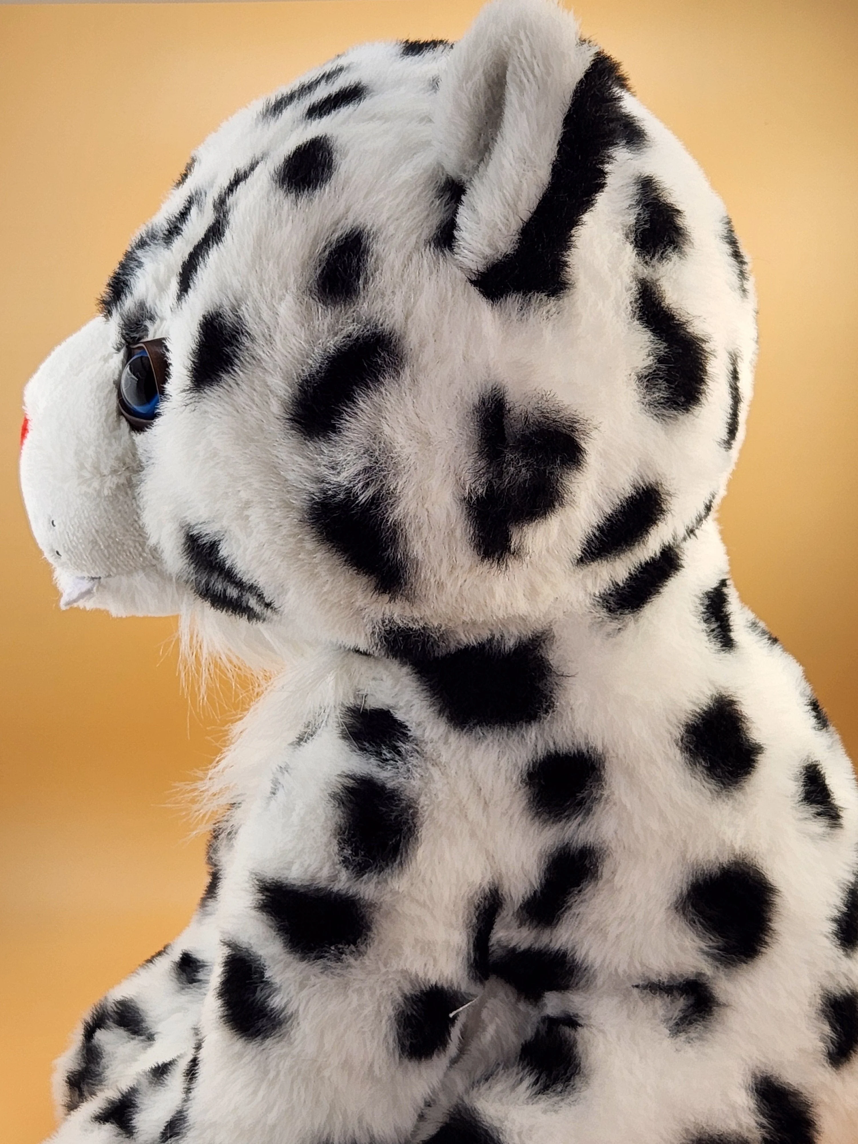 Tashi the Snow Leopard - Image 2