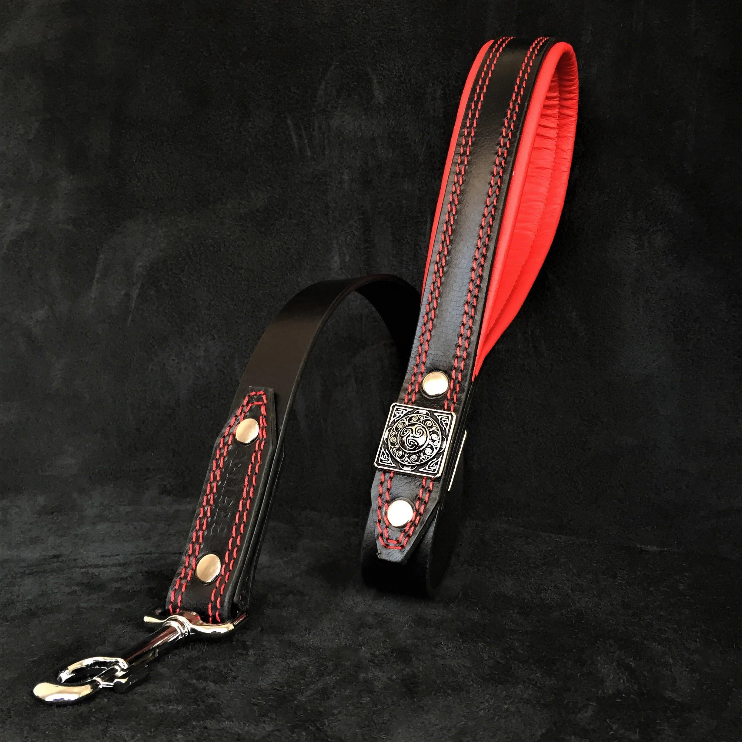 The "Eros" collar 2.5 inch wide black & red - Image 11