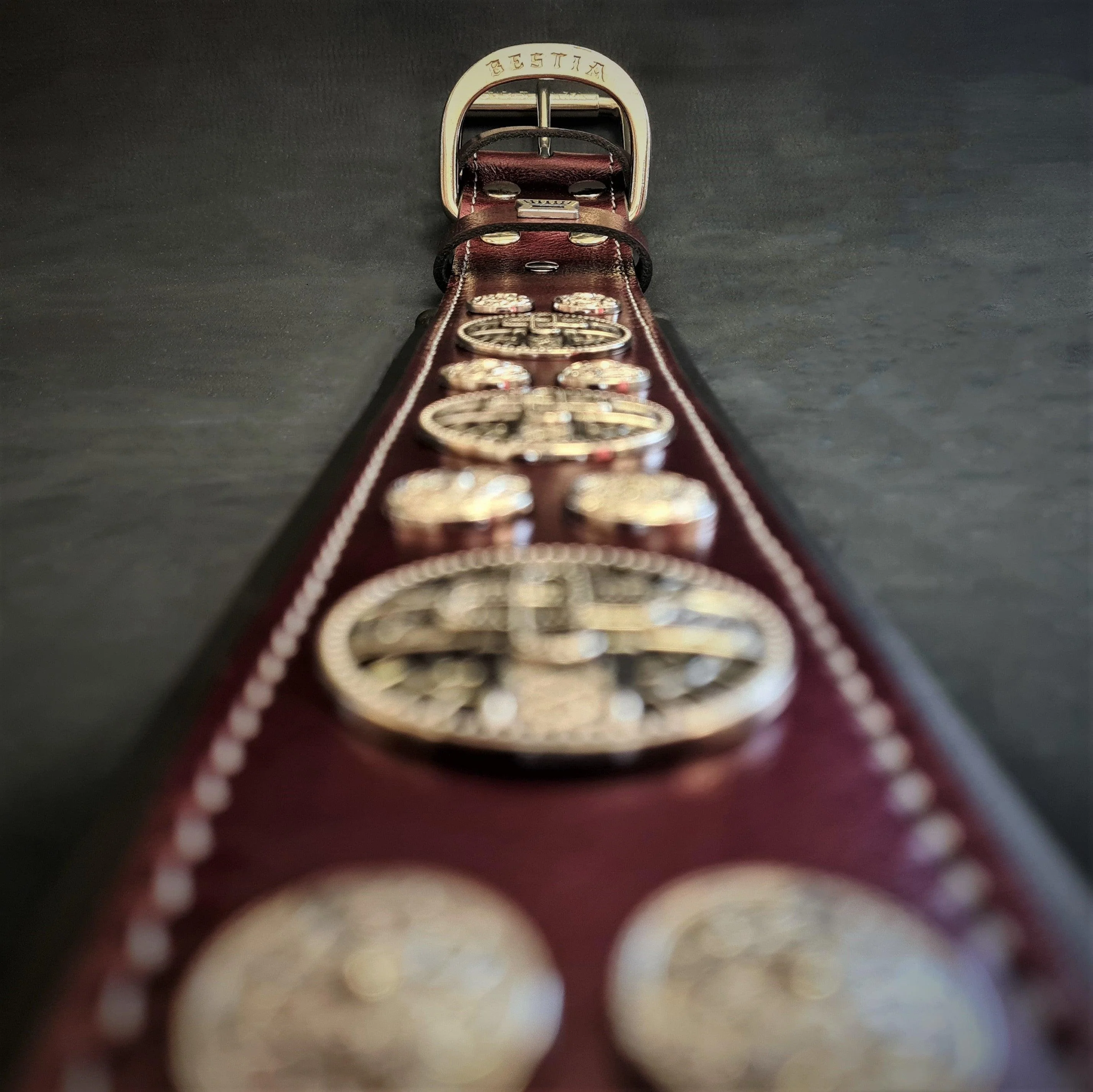 The "Hektor" Burgundy Collar LIMITED - Image 3