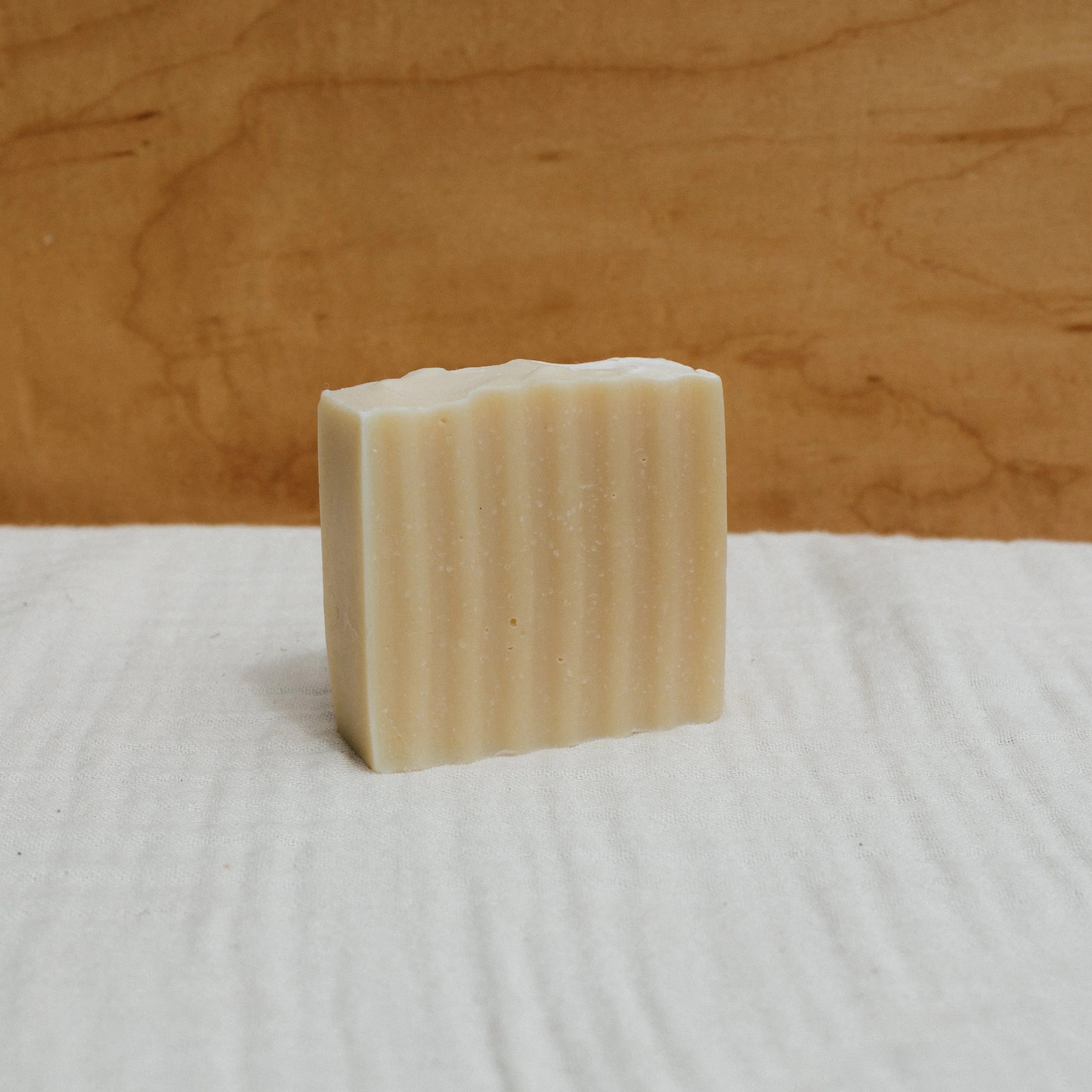 the honeybee tallow soap bar - Image 2