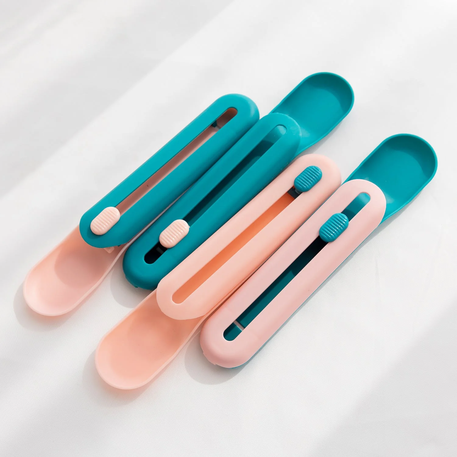 The Hot Cat Strip Spoon Feeder - Image 2