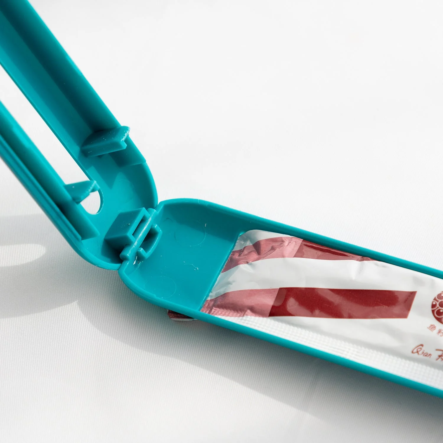 The Hot Cat Strip Spoon Feeder - Image 3