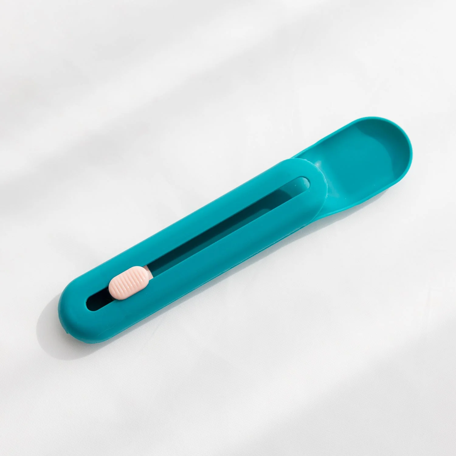 The Hot Cat Strip Spoon Feeder - Image 5