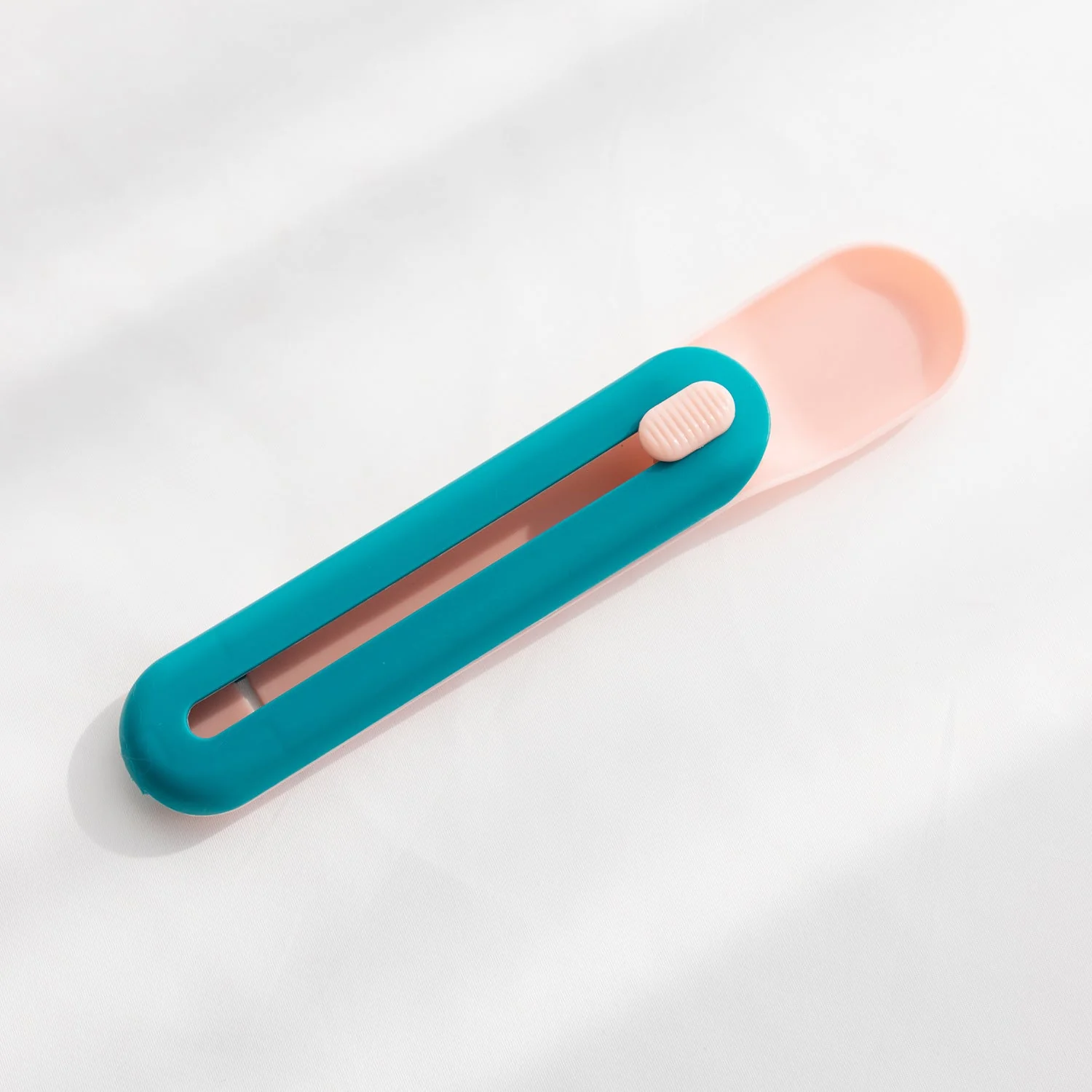 The Hot Cat Strip Spoon Feeder - Image 6