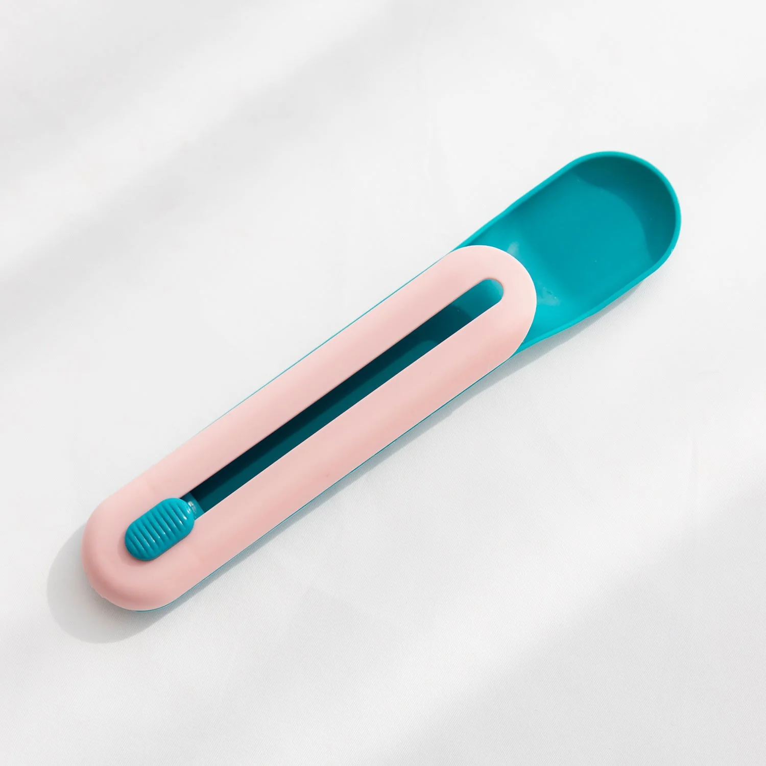 The Hot Cat Strip Spoon Feeder - Image 8