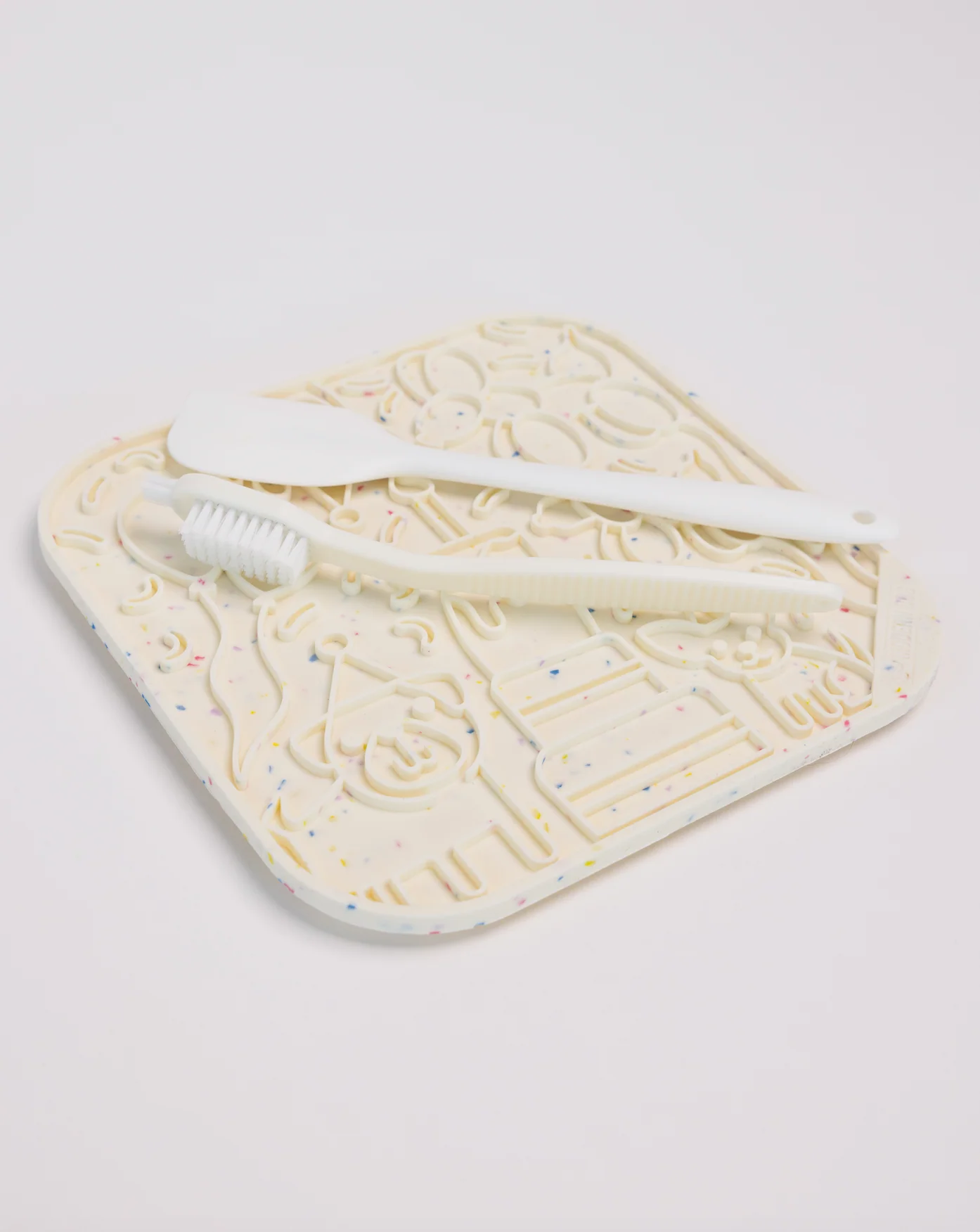 The Modern Dog Co. - It's a Birthday Pawty Lick Mat - Image 2