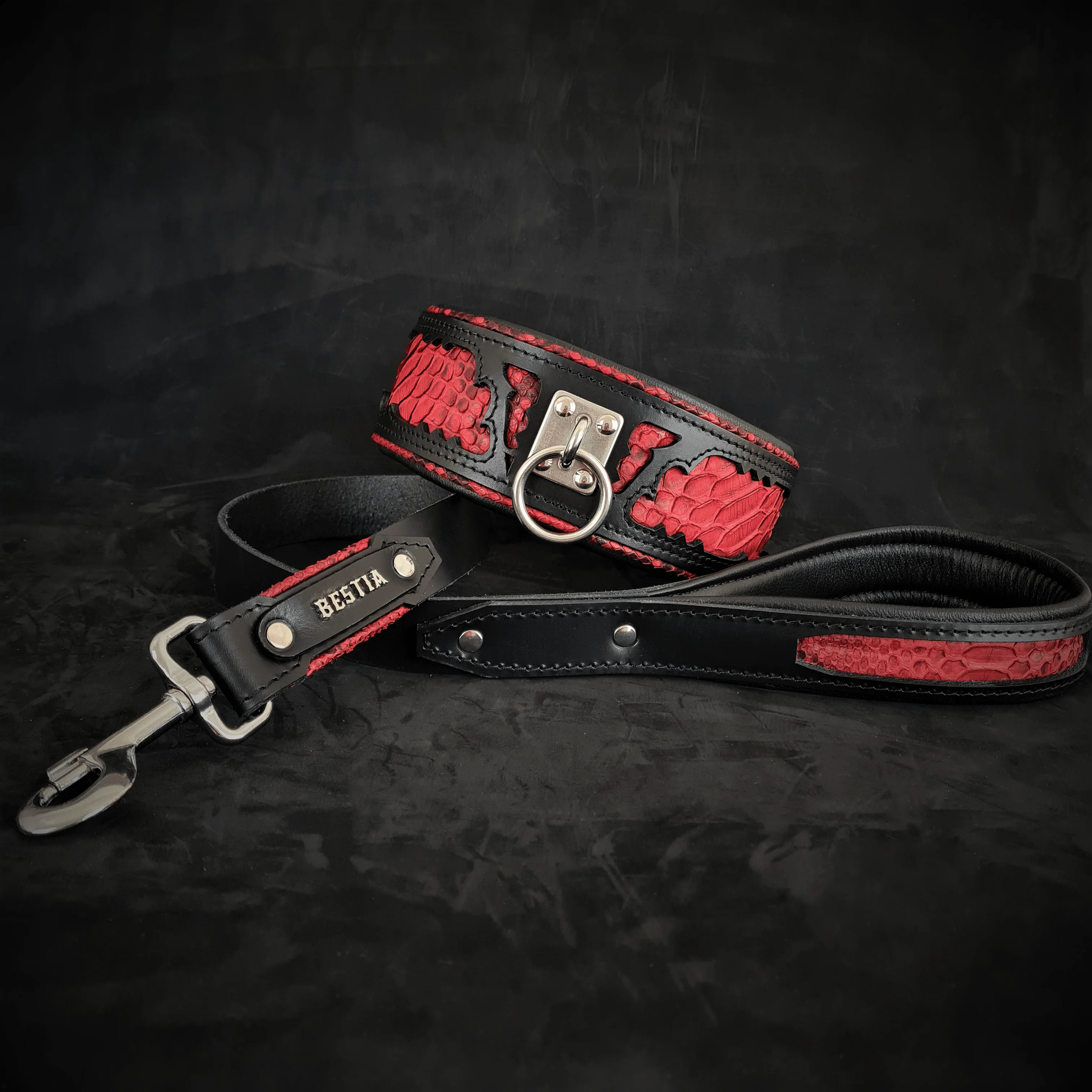 The ''Red Dragon'' leash - Image 2