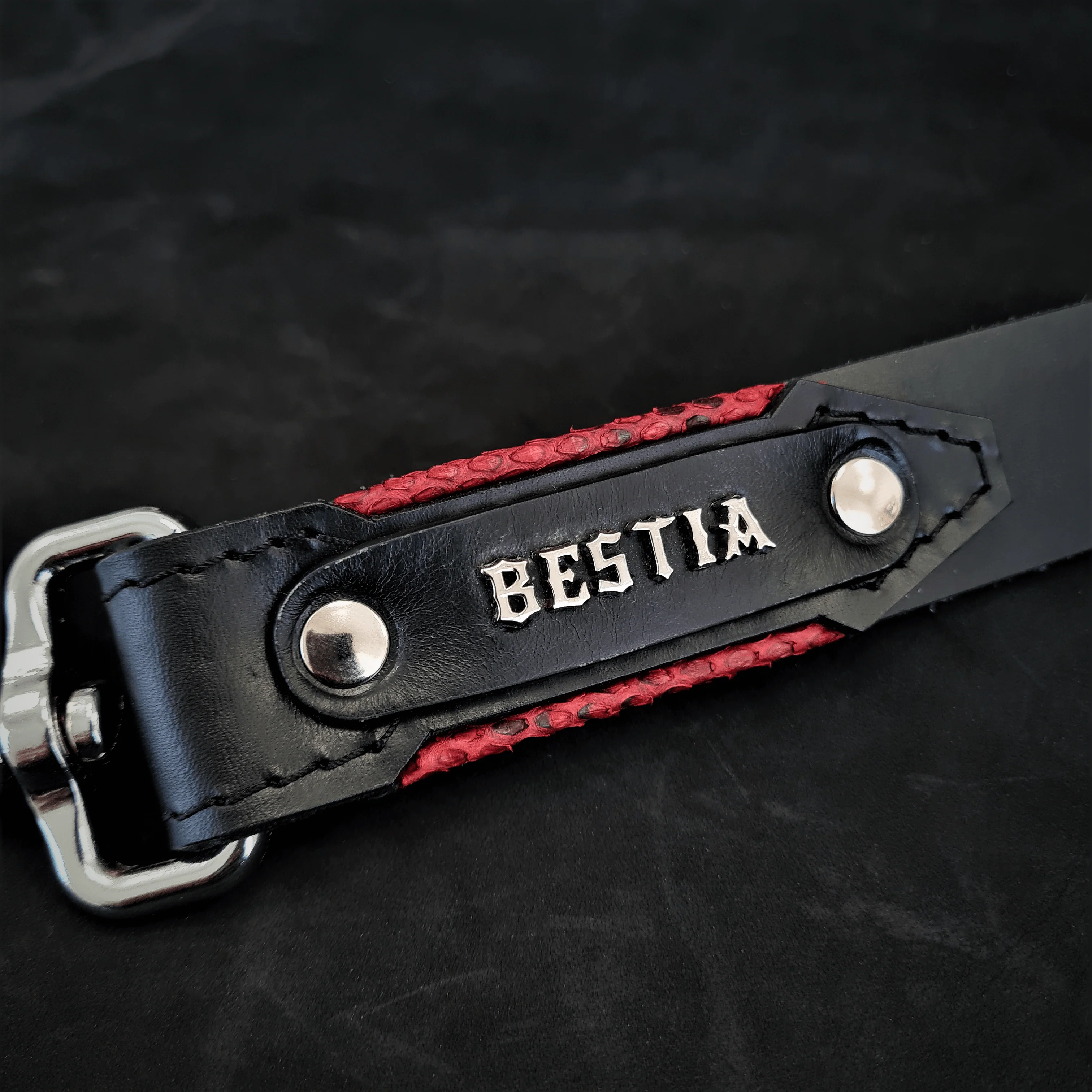 The ''Red Dragon'' leash - Image 6