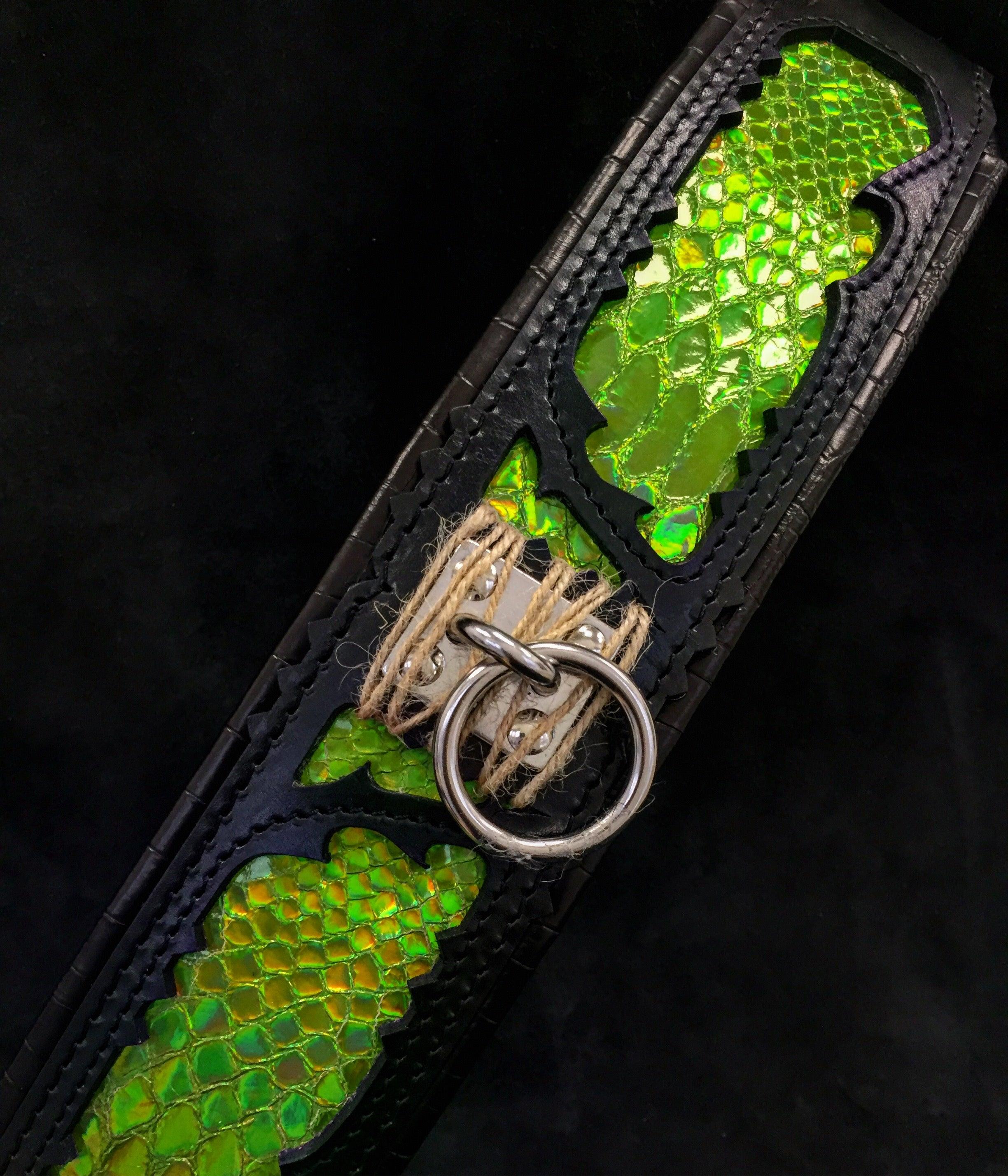 The ''Venom'' collar - Image 2