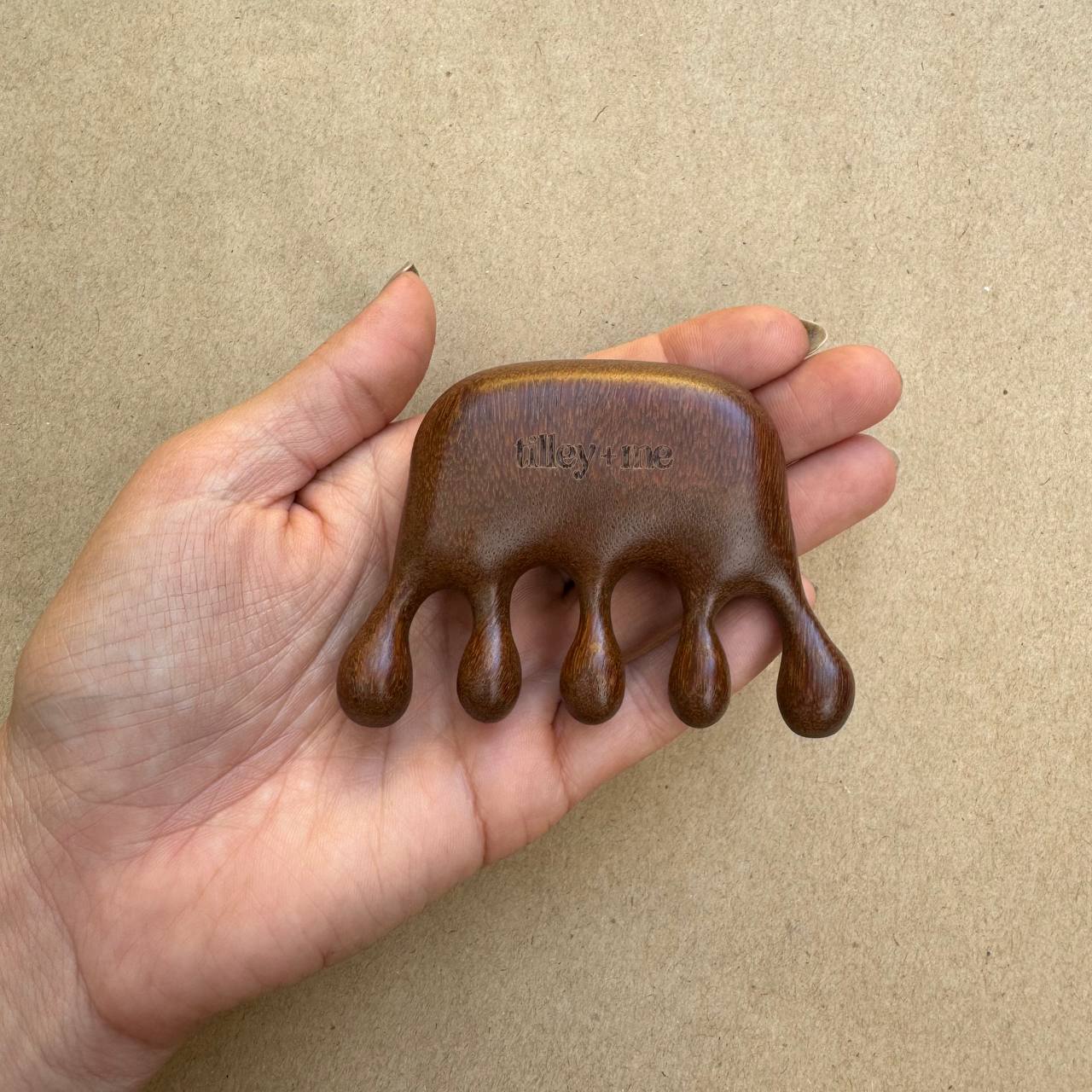 Tilley + Me Sandalwood Pet Massage Tool – Relieves Shedding & Boosts Circulation - Image 2