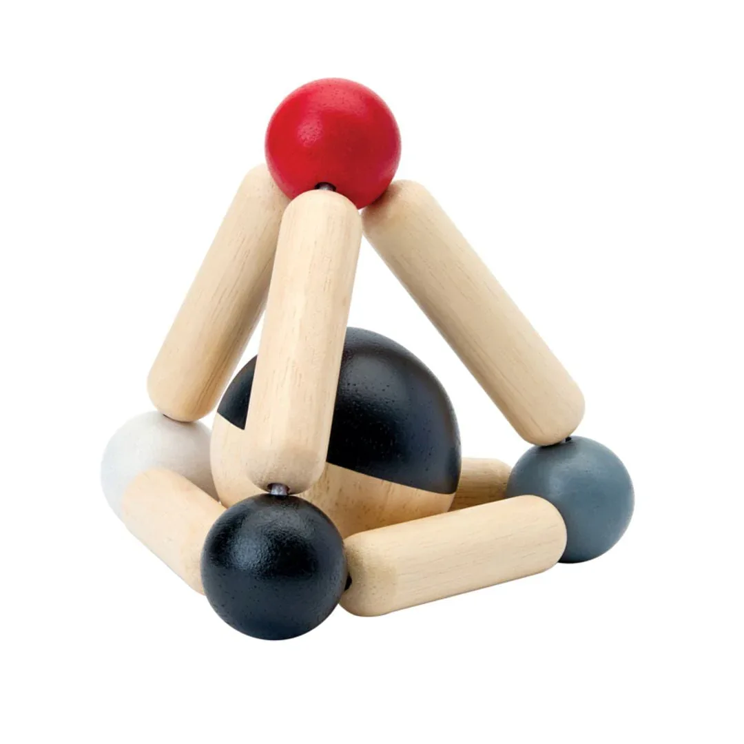 Triangle Clutching - High Contrast - Image 2
