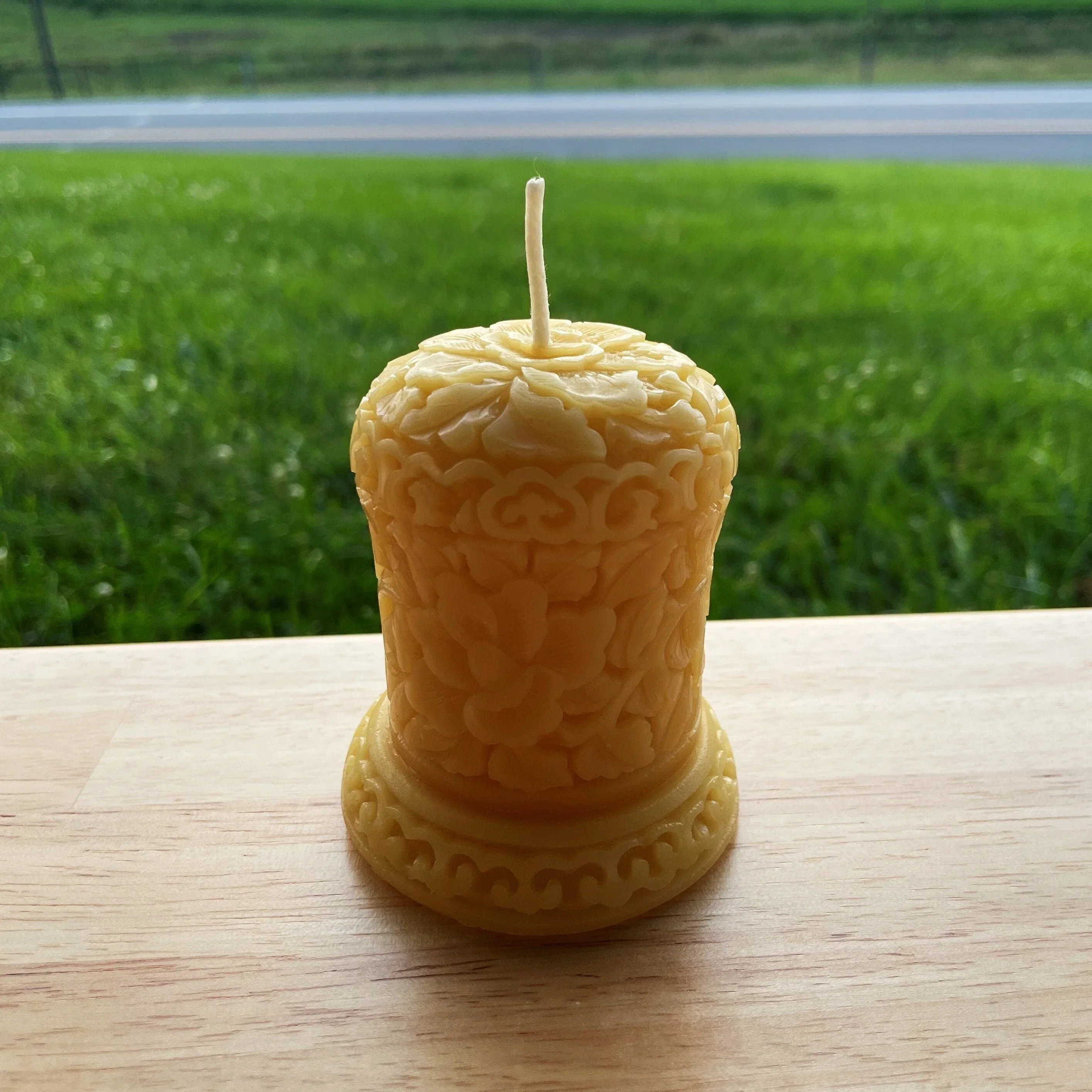 Victorian Bell Beeswax Pillar Candle - Image 2