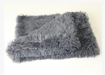 Warm Soft Wool Pet Blanket - Image 8
