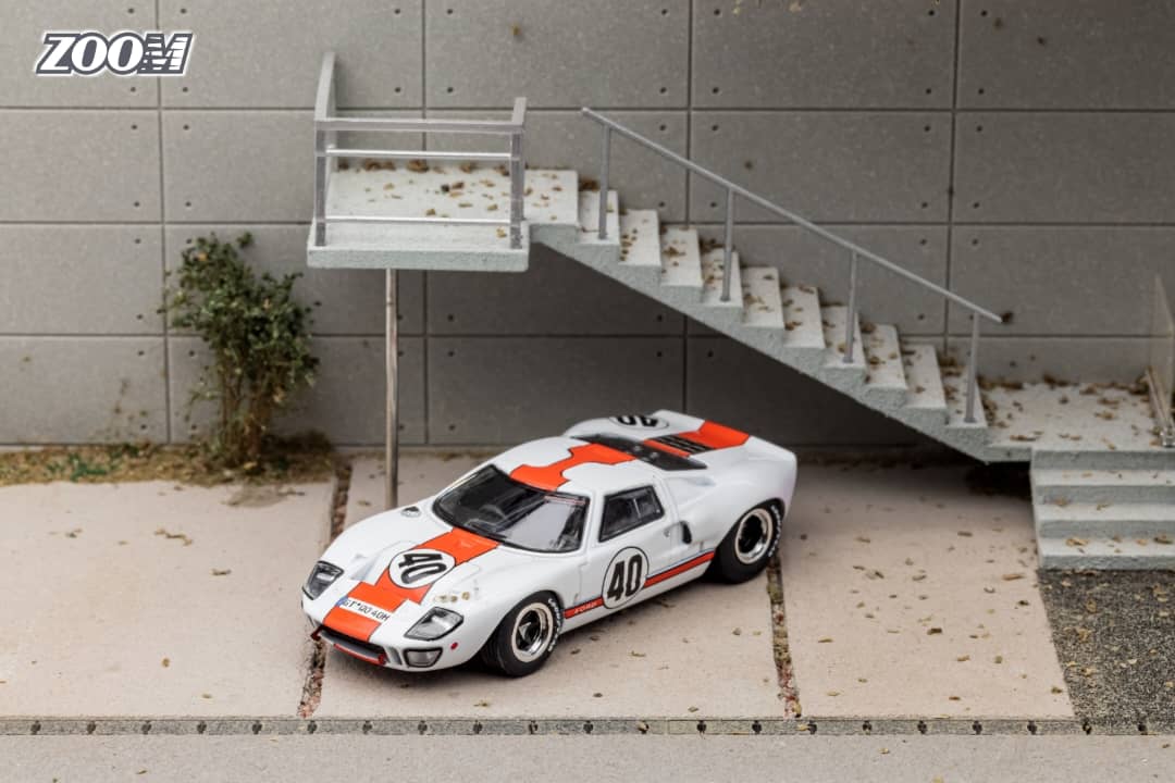 Zoom Ford GT40 MK1 Gulf Livery 1:64 - Image 5